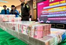 Kejari Kota Tangsel Menyita Rp 14,2 Miliar Hasil Dari Pinjol Ilegal